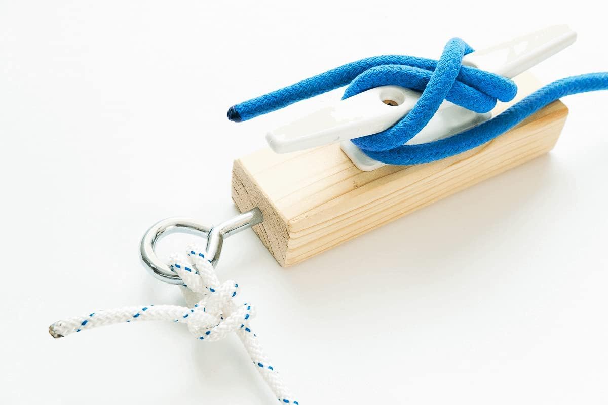 Knotenbrett für die Seemannsknoten für den Sportbootführerschein (SBF-Binnen und SBF-See)