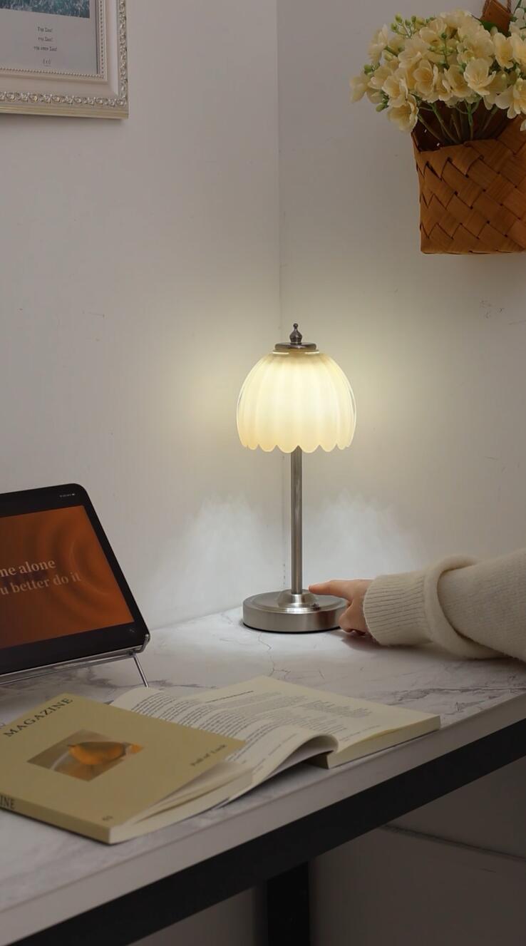 Image of Shenmoyl Tulip Table Lamp with 5200mAh Battery & Touch Control, Cordless Small Table Lamp with 3 Colors, Dimmable Rechargeable Table Lamps for Living Room, Bedroom, Desk, Bedside (Creamy Yellow Tulip)