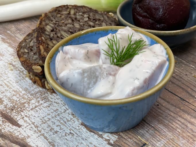 Matjessalat Skagen | Matjesfilets in feiner Yoghurtcreme | 300g | Beste Qualität | Eigene Herstellung | delishopper