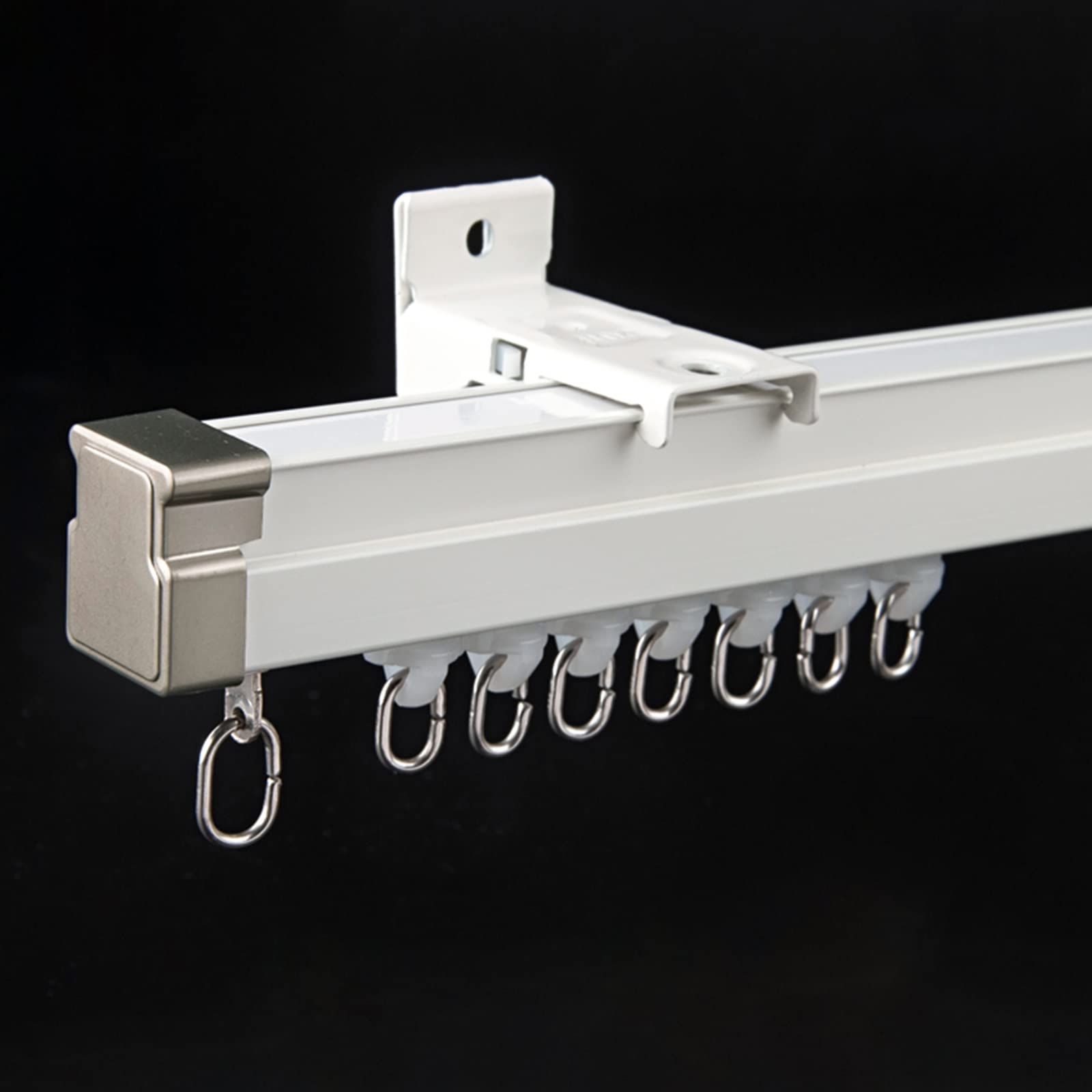 Giętki aluminiowy system szyn do zasłon do montażu na suficie lub ścianie – wszechstronne zastosowanie wewnątrz / na zewnątrz z gładkimi prowadnicami do oddzielenia prywatności pokoju i dekoracji