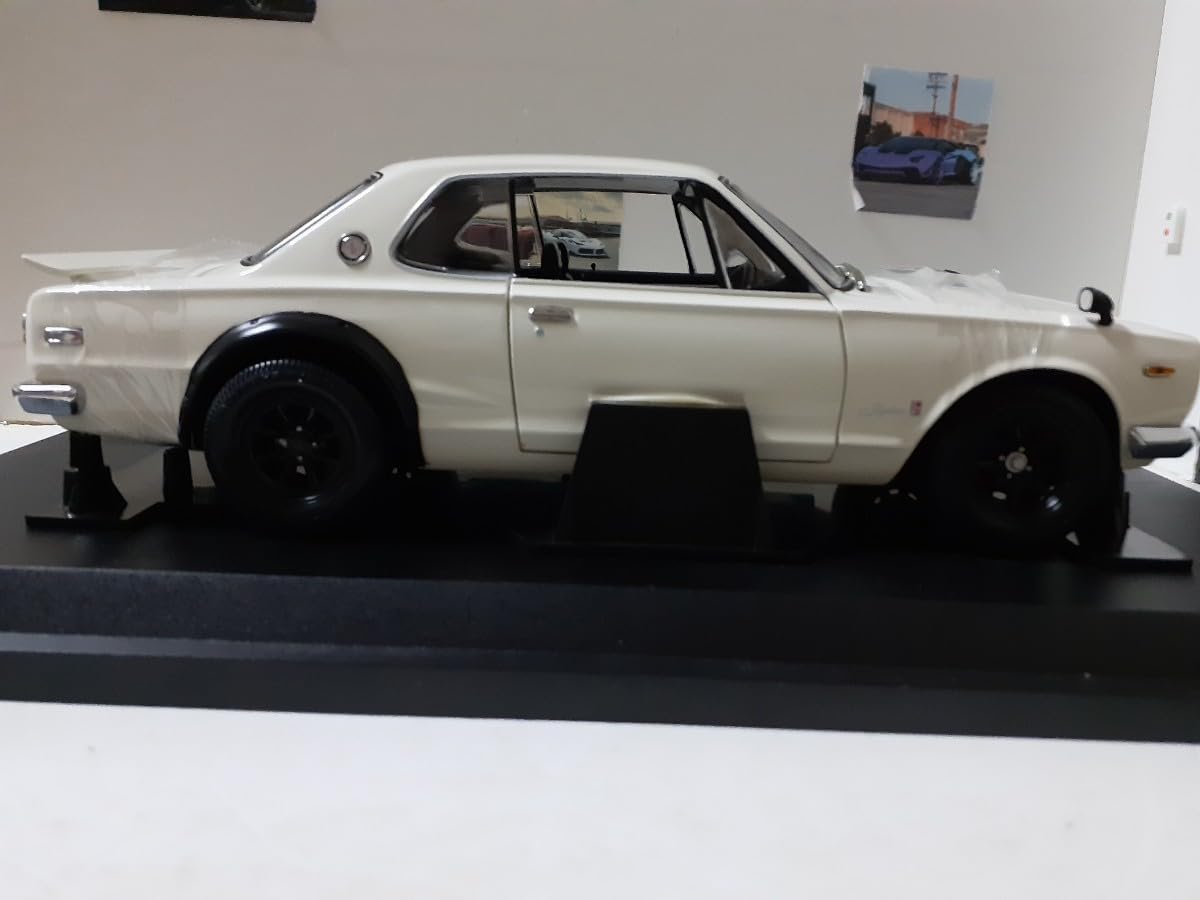 Amazon.co.jp: 京商 1/18 スカイライン2000GT-R KPGC10 : おもちゃ