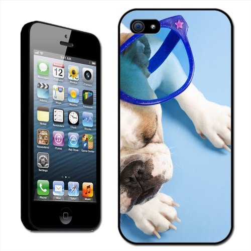 Fancy A Snuggle - Carcasa rígida para iPhone 5 de Apple, diseño de bull dog con gafas de sol