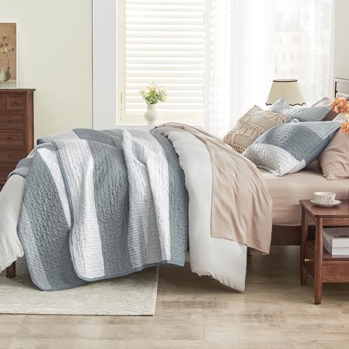 Image of Andency Grey Striped Quilt Set Cal King(104x112Inch), 3 Pieces (1 Quilt and 2 Pillowcases) Patchwork Bedspread Coverlet Set, Soft Lightweight Quilted Bedding Set