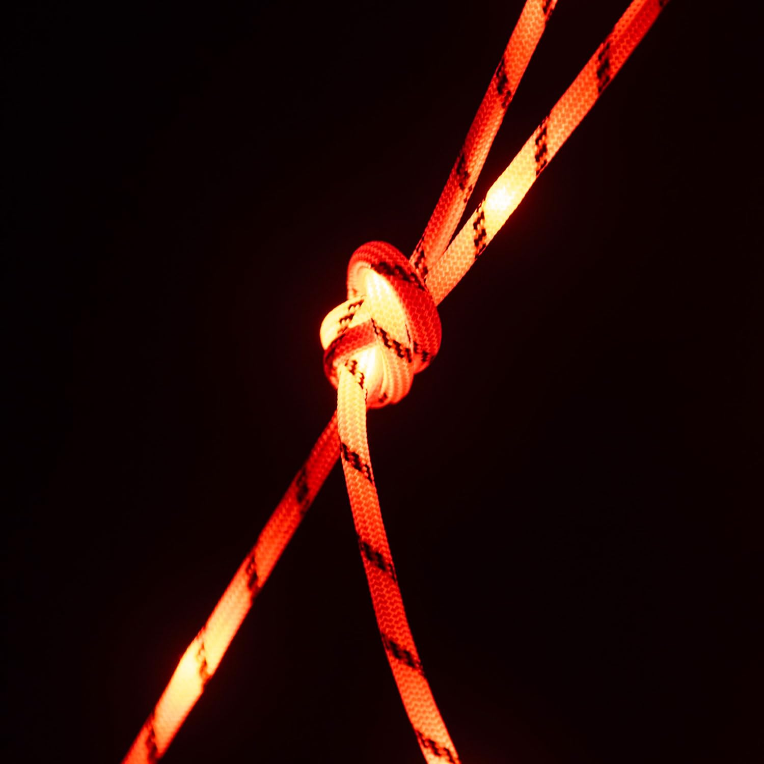 Sunnyside® - LEUCHTTAU AFTERGLOW – 2x 3,5m LED Abspannseil orange-rot + 2,5m Verlängerung, bis 150kg, 90% weniger Insekten, USB-C, dimmbar – Markise Camping Wohnmobil