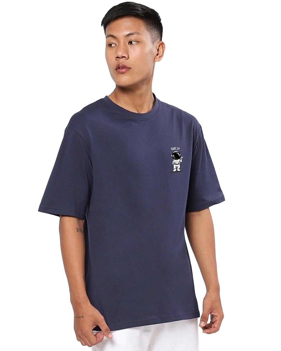 MANSLOOK Men’s Peace Out Astronaut Graphic Printed 100% Cotton T-Shirt – Oversized Fit, Round Neck, Half Sleeves