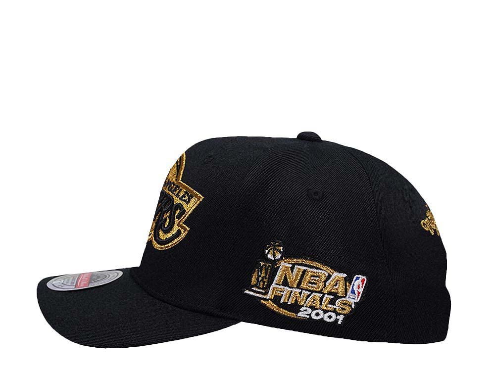 Mitchell & Ness - NBA Champions - Classic Red Snapback Cap