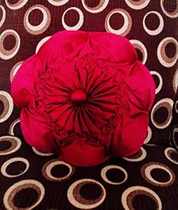 FAB CUSHION Red ? flower shaped cushion