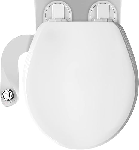 Mayfair Cassel - Paquete de bidé, asiento de inodoro de cierre lento que nunca afloja con ajuste perfecto, rociador de agua dulce, no eléctrico,