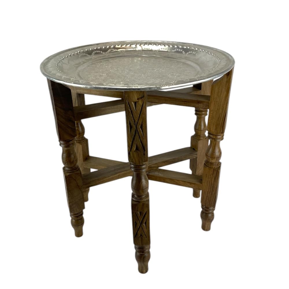 Tavolino Marocchino con Vassoio in Alluminio Cesellato, Base in Noce Massello Richiudibile, 42 cm x h46 cm