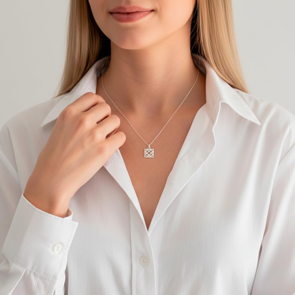 Collar mujer con Panot Flor de Barcelona de plata 925 - Regalo original de la famosa baldosa Barcelona - Este colgante mujer se envía en una cajita para regalar