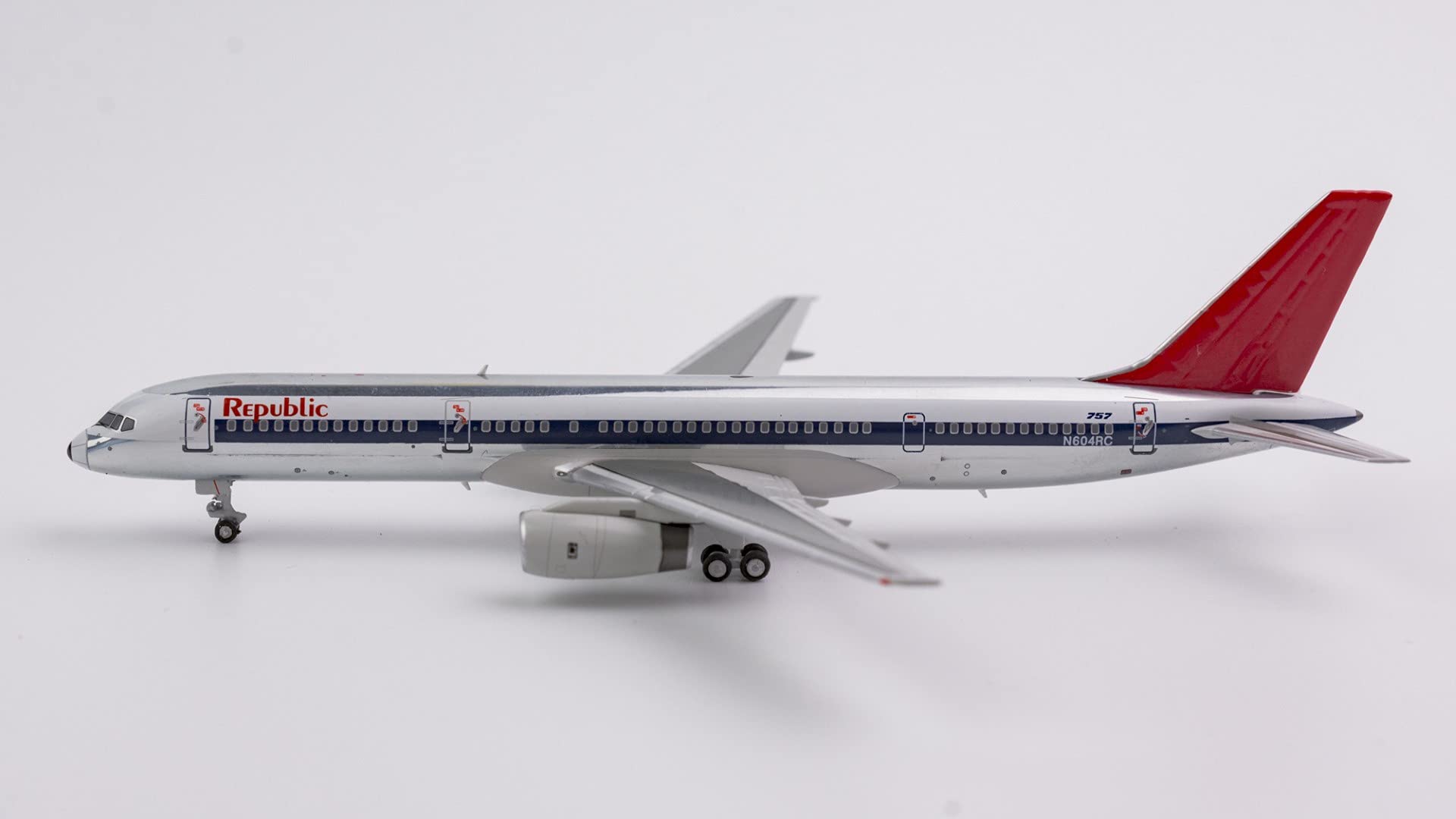 53035 Boeing 757-200 Republic Airlines NW Scheme; Polished; Red Tail N604RC Scale 1/400
