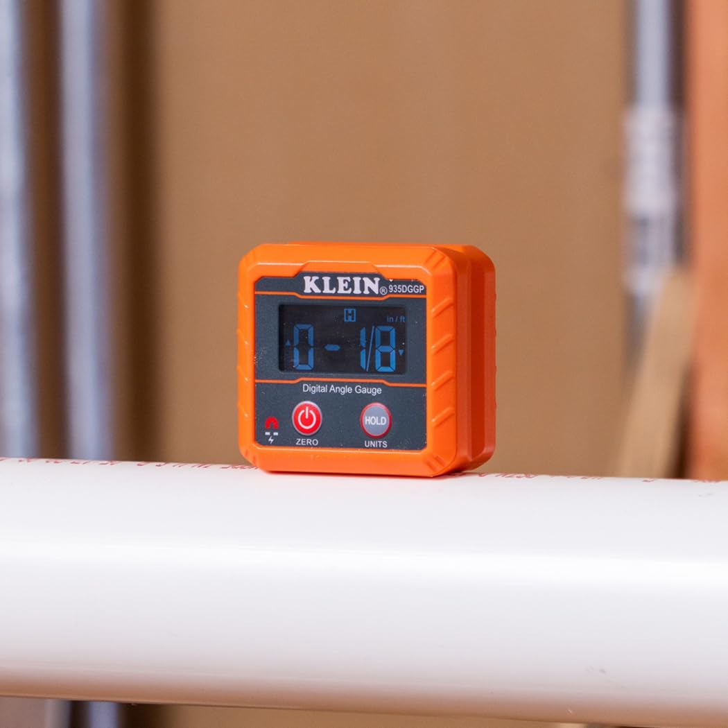 Klein Tools 935DGGP - Buscador de ángulos, medidor digital con base magnética fuerte, convierte entre grados, grado porcentual, pulgadas/pies, mm/m