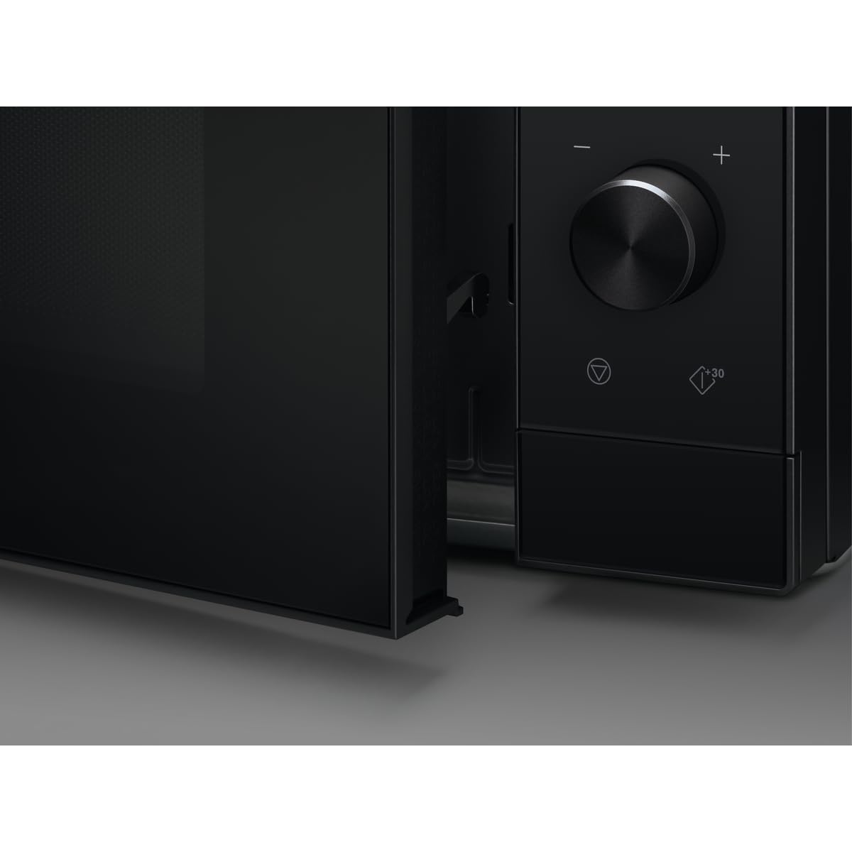 AEG MFB252DB Freistehende Mikrowelle 25L 900W Invertertechnologie Edelstahl-Innenraum Schwarz