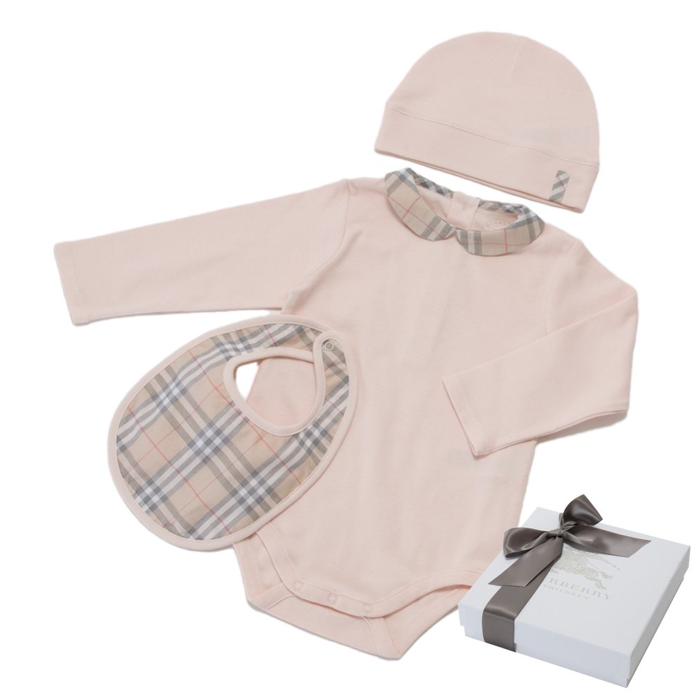Amazon バーバリー チルドレンズ ベビー服 3点 ギフトセット 長袖 ロンパース 帽子 ビブ 68 サイズ 生後3ヶ月 1歳程度 リボン付専用ケース ショップバッグ付 ブランド スタイ Burberry 出産祝い 男の子 女の子 お祝い 68 ピンク ギフトセット ベビー