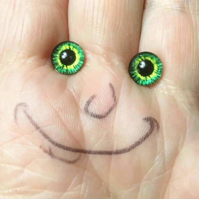 M01577 MOREZMORE 2pc Glass Eyes Iris 8mm Green Yellow Flat Back for Puppet or Doll or Needle Felted Animal