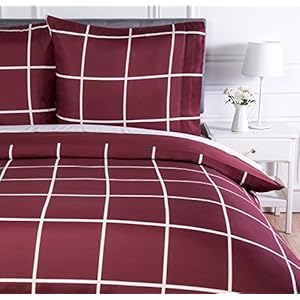 AmazonBasics bedlinnen set, microvezel, 155 x 200 cm, wijnrood, eenvoudig geruit