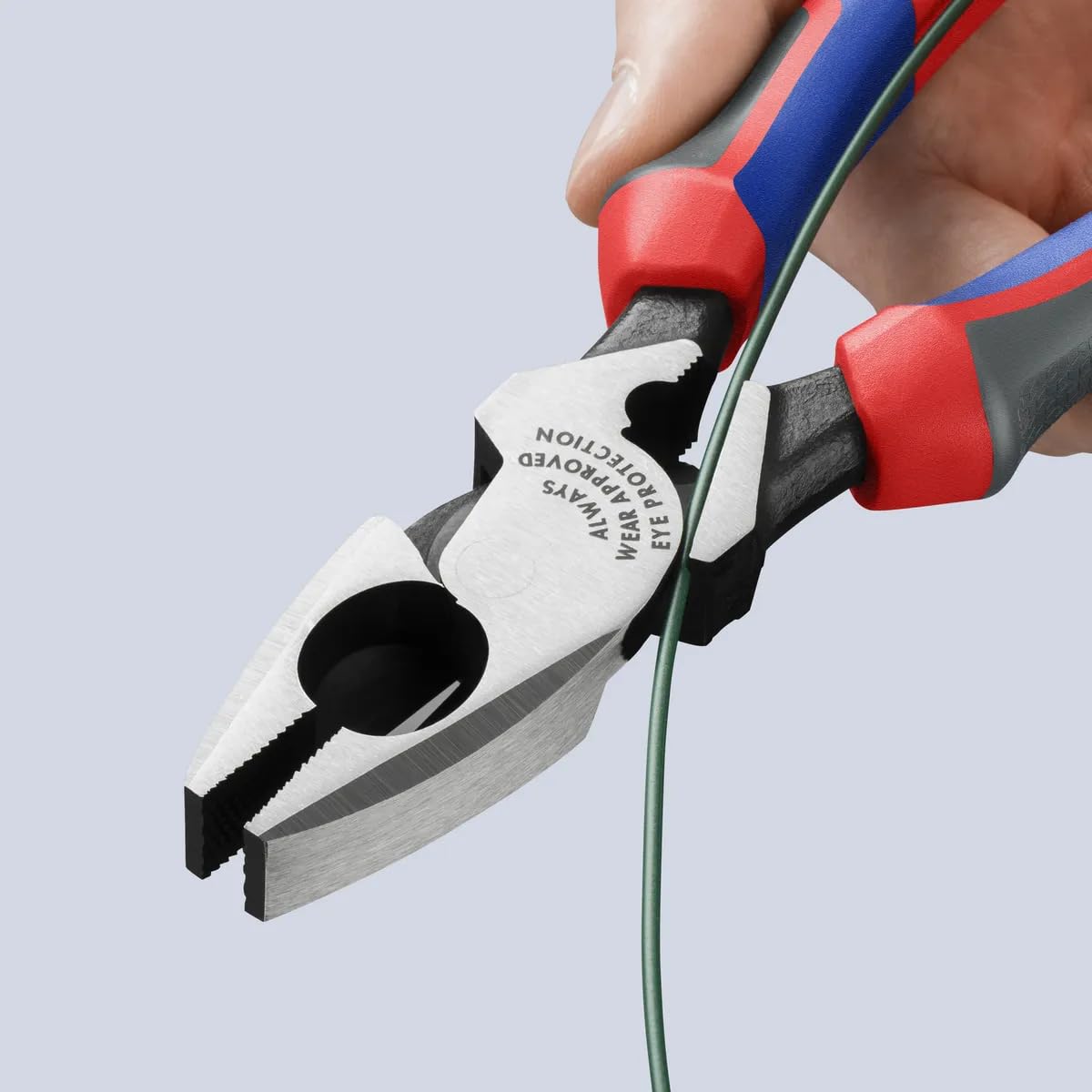 KNIPEX Alicate universal de fuerza "Lineman" modelo americano con cartulinas autoservicio con mangos confort 240 mm, 09 12 240 SB | Con asas Comfort de 240 mm