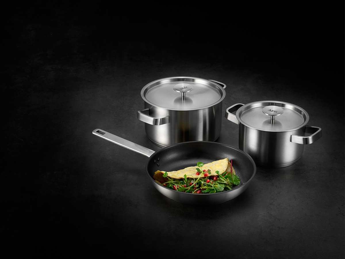 AEG A3SS Set di 2 pentole (16 cm e 20 cm) e 1 padella (24 cm), acciaio inossidabile