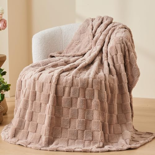 NEWCOSPLAY Super Soft Throw Blanket Taupe Premium Silky Flannel Fleece 3D Checkered Lightweight Bed Blanket All Season Use (Taupe Checkered, Throw(50"x70"))