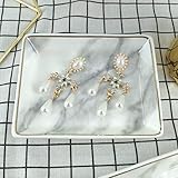 Ideal para almacenamiento o exhibición de collares de anillo y otras joyas. También se puede utilizar como decoración. El tamaño perfecto puede contener muchos accesorios pequeños.