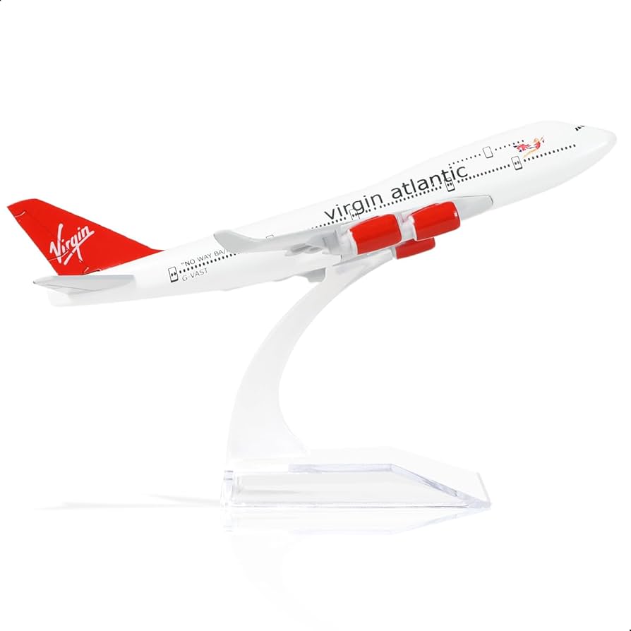 Boeing 747 模型　1/400 Amazon.com: QIYUMOKE 1/400 VAA Airlines 747 Alloy Plane