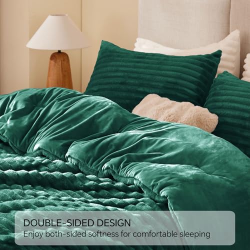 BEDELITE Fleece Queen Comforter Set -Super Soft & Warm Fluffy Dark Green Bedding, Luxury Fuzzy Heavy Bed Set for Winter with 2 Pillow Cases