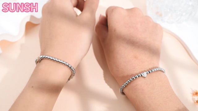 VU100 Madre Figlia Bracciali Regali Cuore Abbinati per Ragazzo Ragazza Ritorno a Scuola Bracciale Regali Ansia di Separazione per Mamma Nonna Figlio Ragazze Ragazzi Nipote (2 Nero) regalare