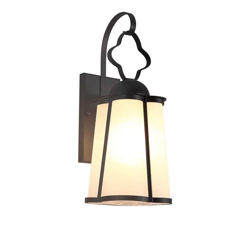 Applique classique E27 pour illuminer chaleureusement votre balcon et vos allées