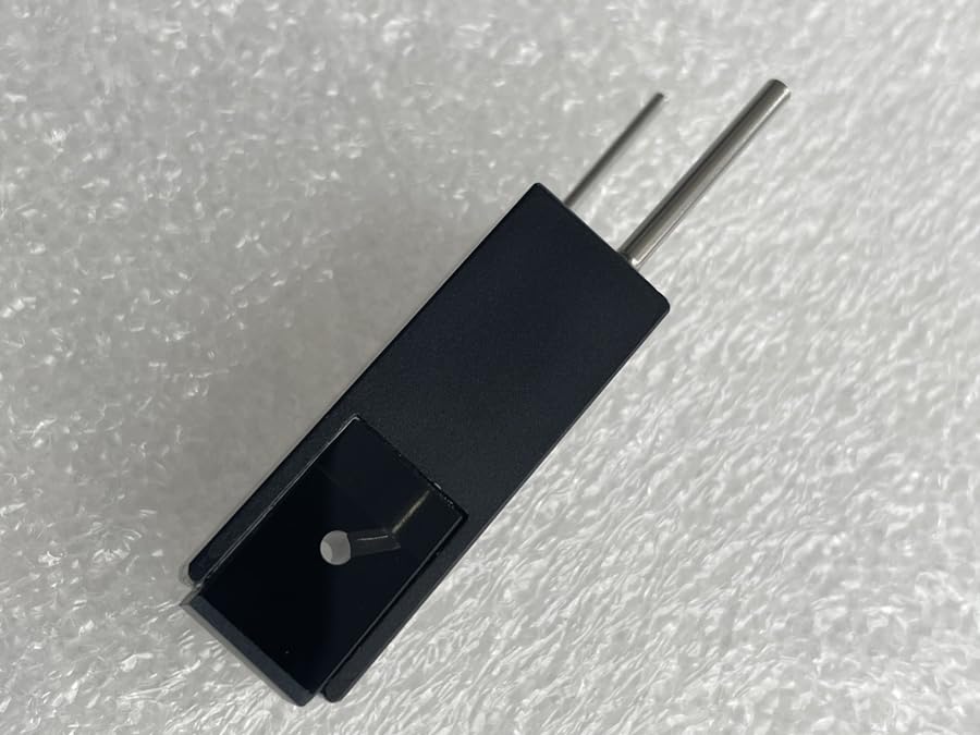 Quarz-Durchflussküvette mit Edelstahlrohr – 10-mm-Durchflusszelle, 30 µL Volumen, selbstmaskierendes devise, Z=8,5