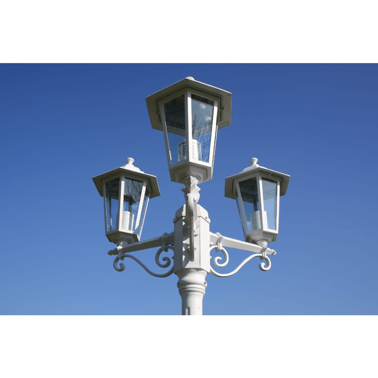 Farola de Jardín 3 Brazos Lámpara de Pie para Exterior Terraza Caminos Patio Lámpara de Jardín Aluminio Blanco 215 cm