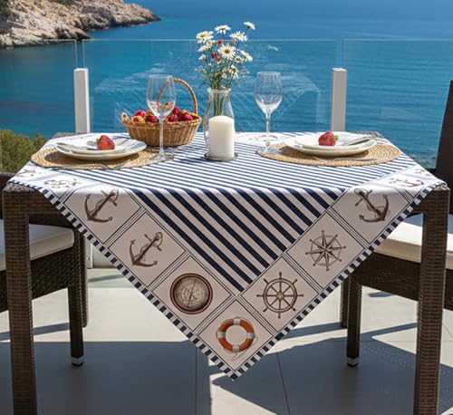 KAMACA Tischdecke Maritim – 85x85 cm quadratisch mit Leuchtturm und Anker Motiv – Blau-Weiße Tischwäsche für Küche und Garten – Waschbar und Robust – Mitteldecke für Sommer-Dekoration