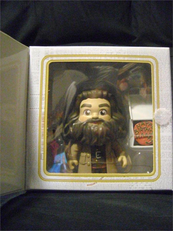 Autograph Warehouse 664602 2 x 3 in. Rubeus Hagrid Toy Harry Potter Funko Five Star Nib Size Robbie Coltrane Vinyl Figure