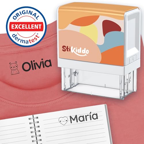 StiKiddo® Sello Ropa Niños Personalizado - Para Tejidos, Objetos y Papel - Marcador Ropa Niños resistente al Lavado, Ideal para la Guardería y el Colegio