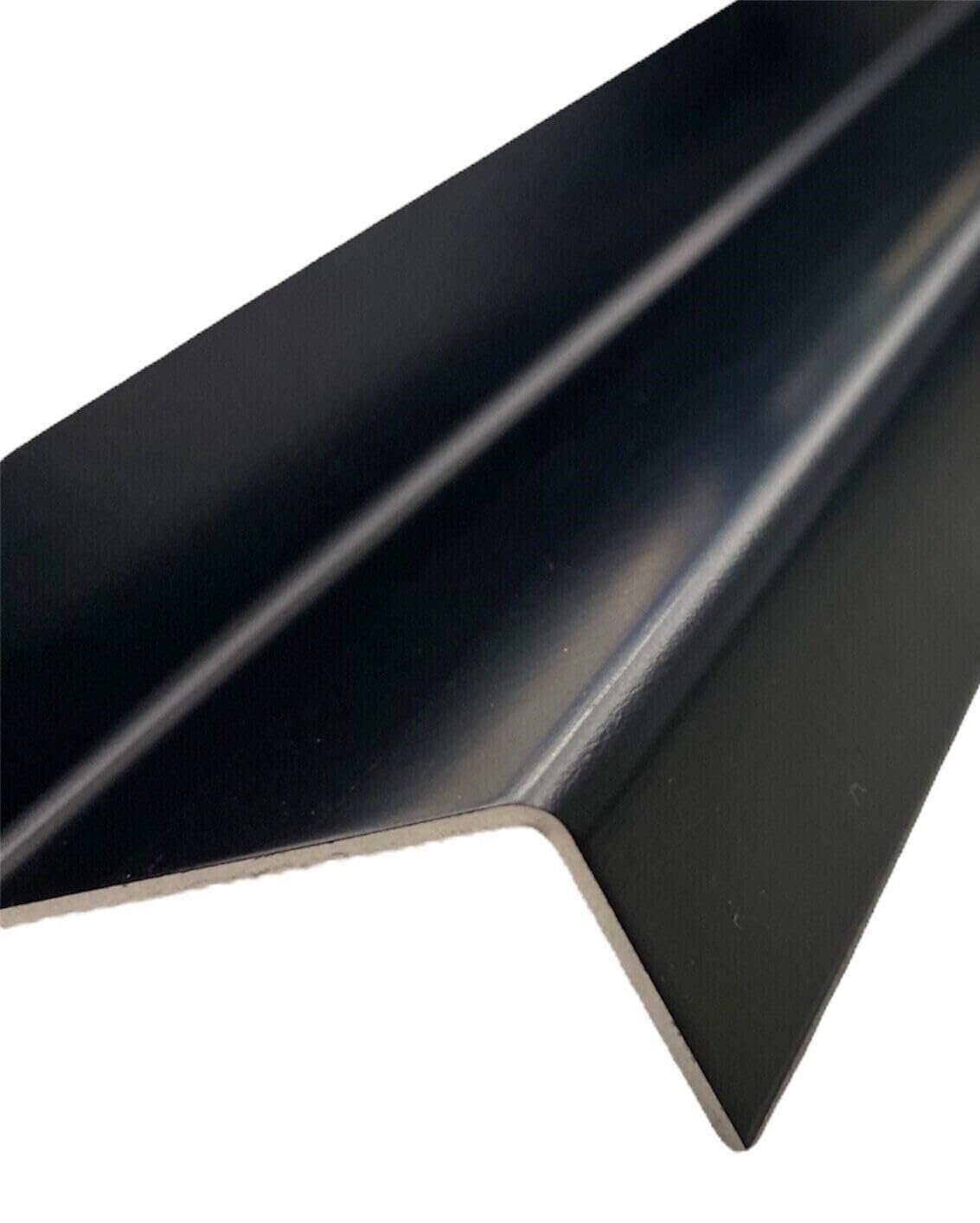 Produktbild von U-Profile Aus Aluminium 1 Mm Stark – Einseitig In RAL 9005 Tiefschwarz Mit Schutzfolie, Längen 1 M + 1,5 M