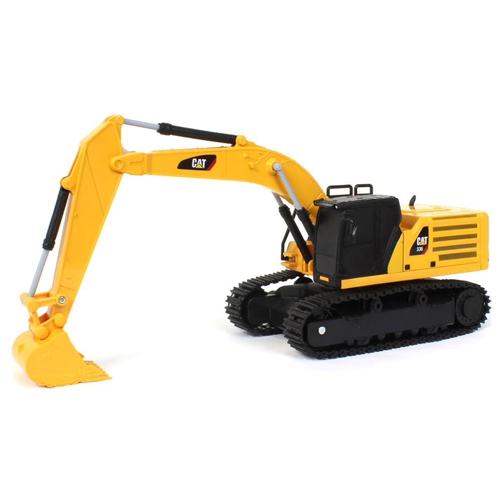 Amazon.com: Diecast Masters | 1:35 Scale Radio Control Cat 336