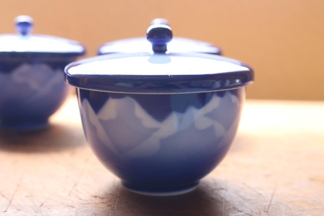 【新品未使用】深川製磁　高級茶器　湯呑み5客セット　宮内庁御用達　ブルー蓋付き Amazon.co.jp: 深川製磁 有田焼 蓋付き湯呑み茶碗 5客セット