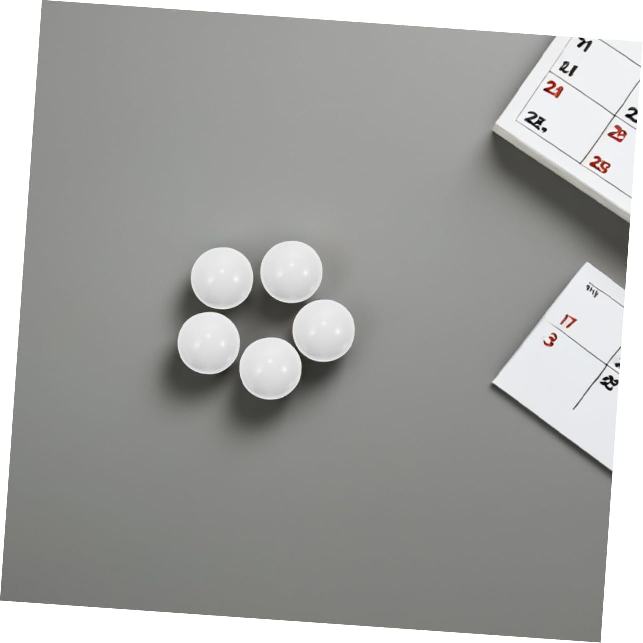 YARNOW 10pcs Acrylic Roulette Balls for Wheel White Trajectory Beads Smooth Game Accessories for Home Bar and Family Gatherings