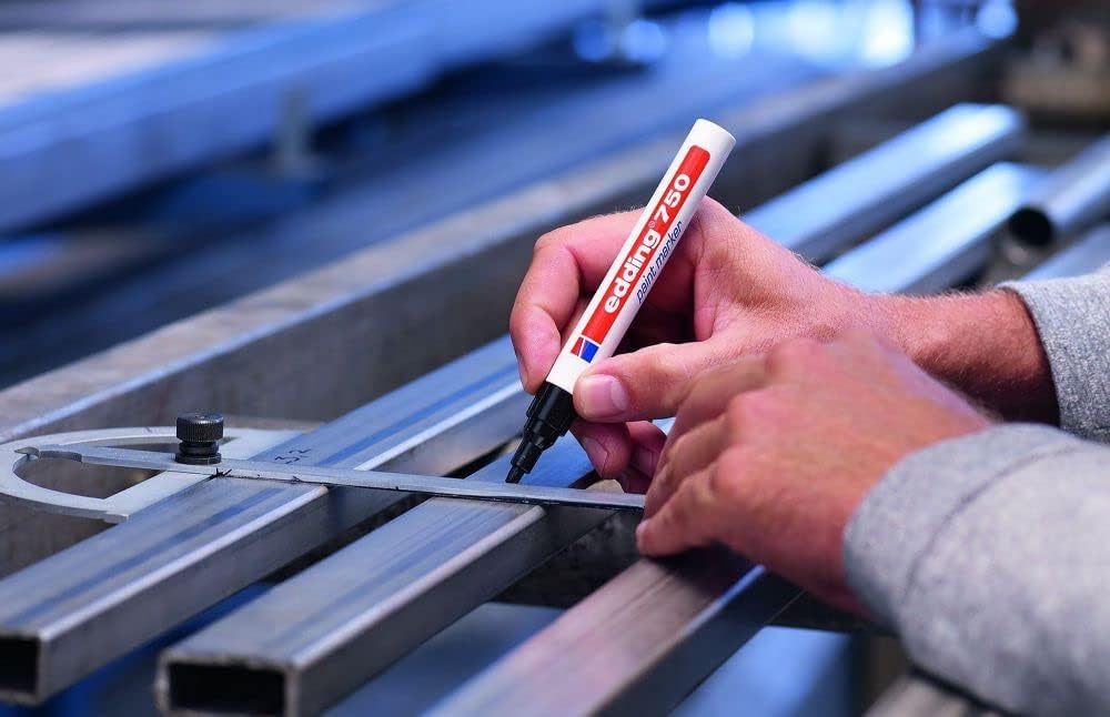 edding 750 paint marker - gold - 10 pens - round tip 2-4 mm - paint marker for marking and labelling metal, glass, rocks or plastic - heat-resistant, permanent, smudge-proof and waterproof
