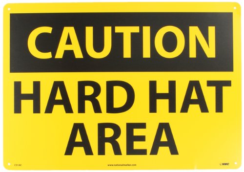 Panneau OSHA Caution Hard Hat Area NMC C31AC en aluminium jaune 50,8x35,6 cm