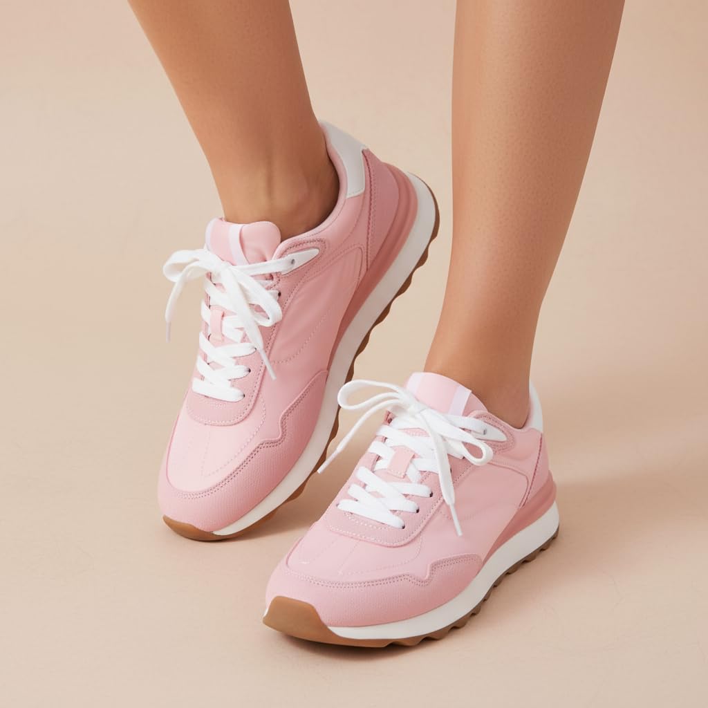 CUSHIONAIRE Zapatilla Deportiva de Nailon con Cordones Kicks para Mujer + Espuma cómoda, Anchos Anchos Disponibles