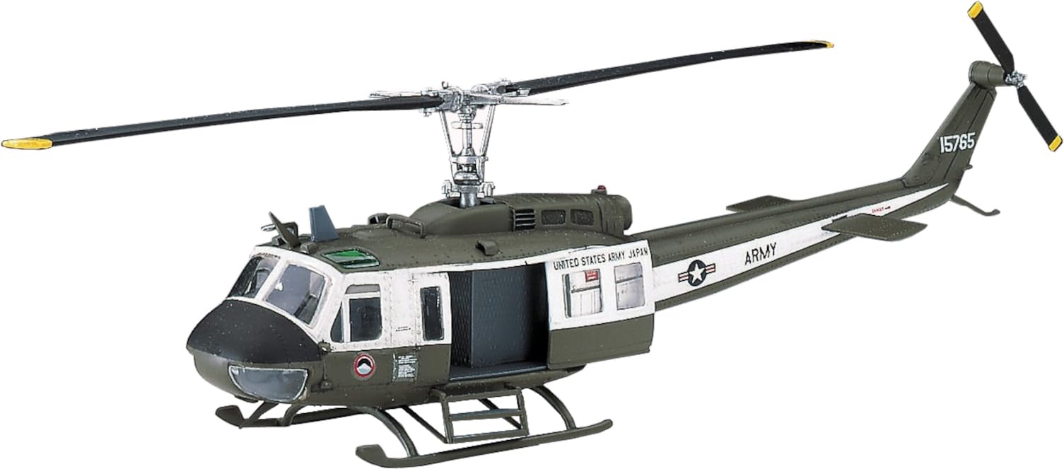 Amazon.com: Hasegawa 1:72 Scale UH-1H Iroquois Model Kit : Arts