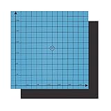 La hoja de construcción se adhiere a un lecho de impresión o cama de calor para ayudar a que el filamento se pegue durante la impresión y, después de eso, es fácil de limpiar y retirar la parte impresa.