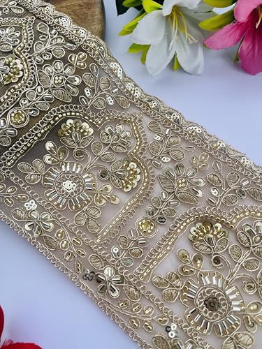 Patrón floral en encaje bordado dorado ancho para decorar trajes de gala y eventos 2