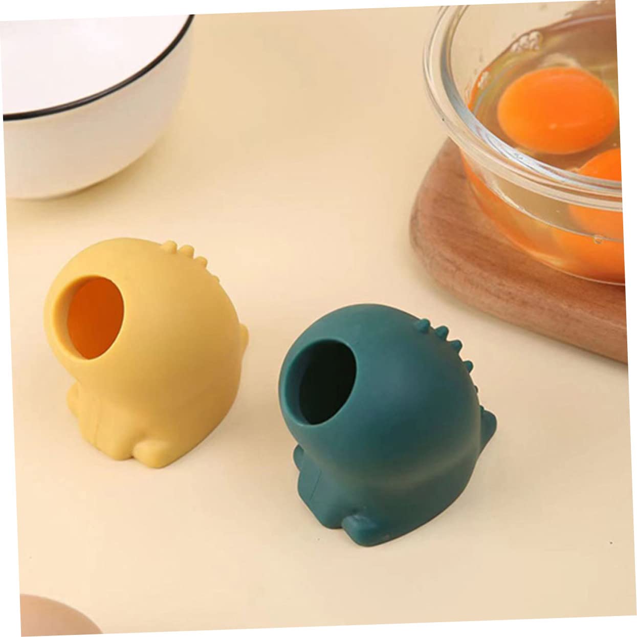Unomor 2Pcs Silicone Cartoon Egg Yolk Separator Kitchen Gadget for White Separation and Cute Design for Cooking and Baking
