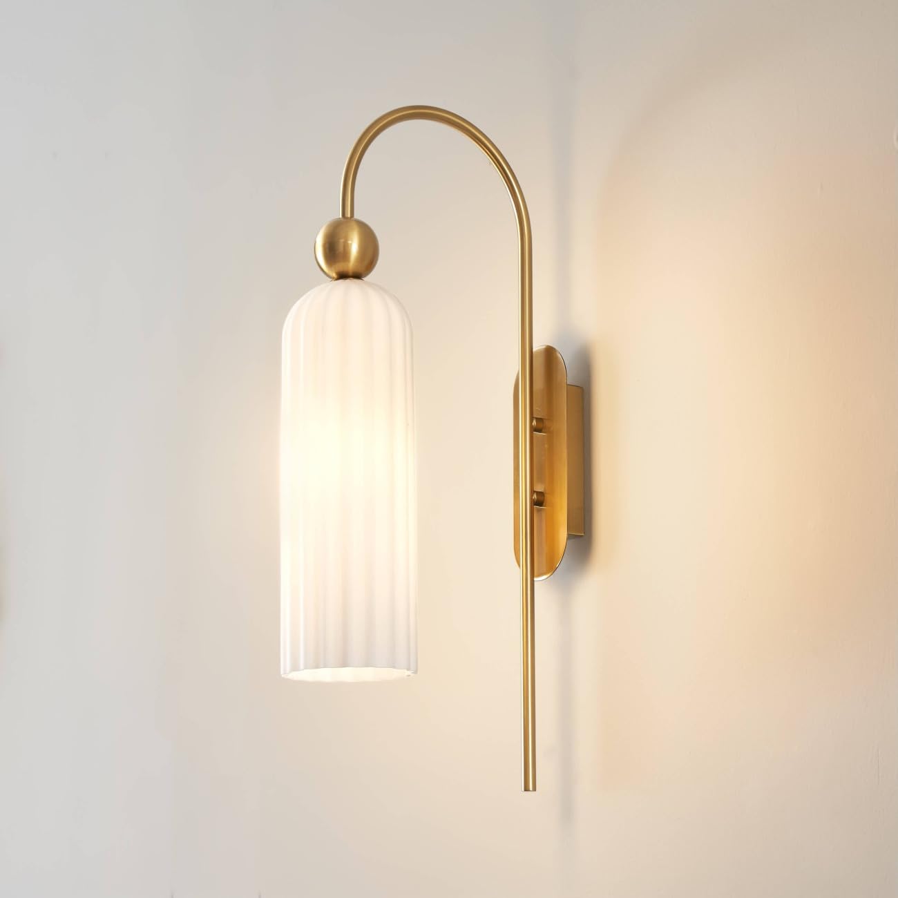 KOSILUM Leonora - Aplique campana dorada de cristal opal texturizado - Luz blanca cálida iluminación salón dormitorio cocina pasillo - 1 x max 40 W - E14 - IP20