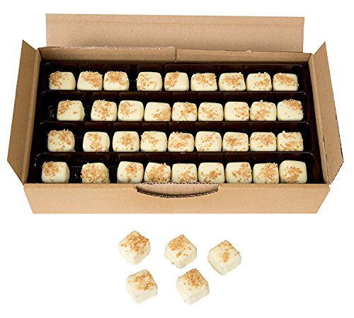 Loose Chocolade - Een Kilogram Doos van ‘Darcy’ een Milk Chocolate Centered Praline omhuld met witte chocolade. The Perfect Luxury Chocolate Gift door Martin's Chocolatier - Image 4