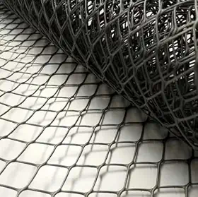 Tela Plástica Preta para Proteção, 20m x 1,5m ou 1m, Malha 2cm, Resistente à Água, para Galinheiro e Jardim (1, 20M X 1,5M)