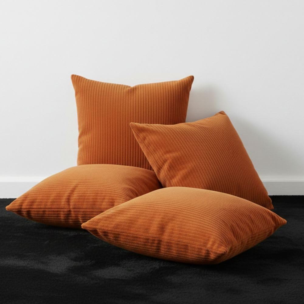 Housses de coussin velours doux à rayures : l'élégance du design intérieur