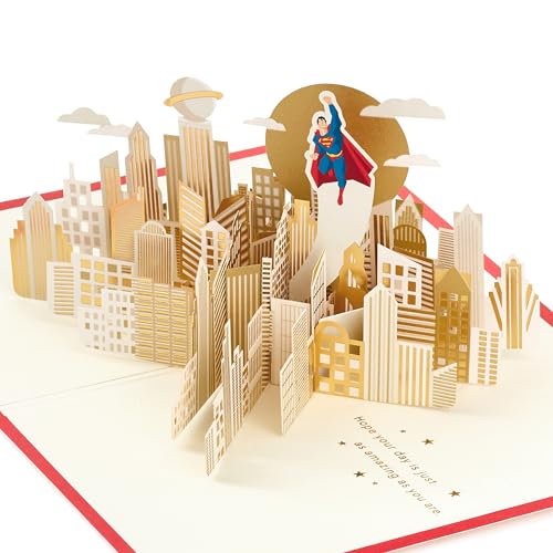 Superman carte anniversaire pop-up Hallmark 1499FFW3095 pour une fête geek inoubliable