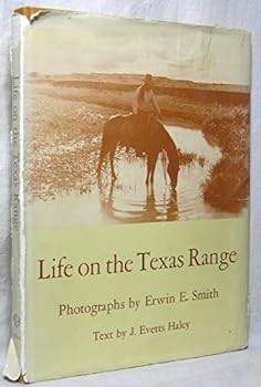 Paperback Life on Texas Range Book